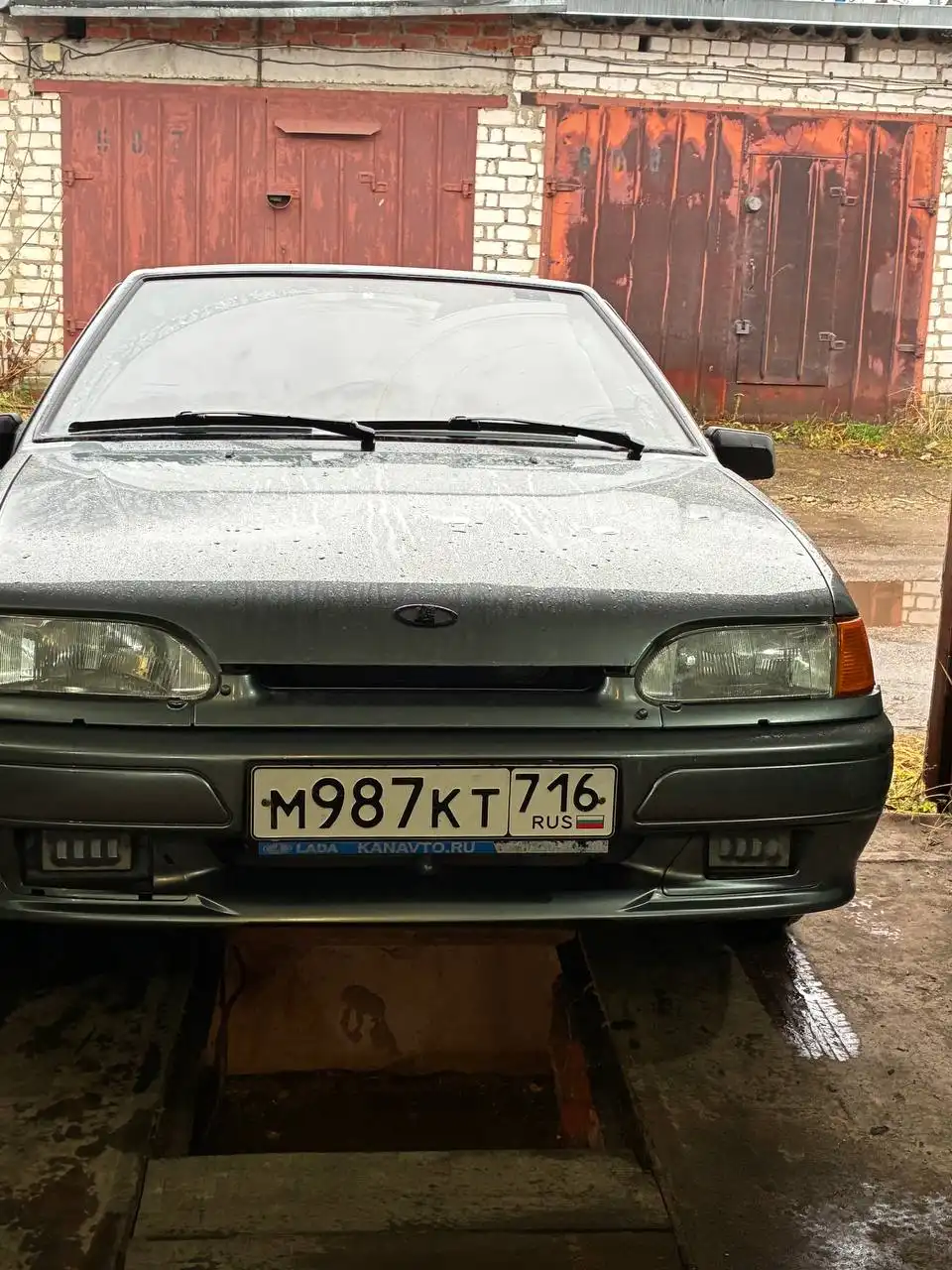 Продажа автомобиля 2012 года в комплектации люкс