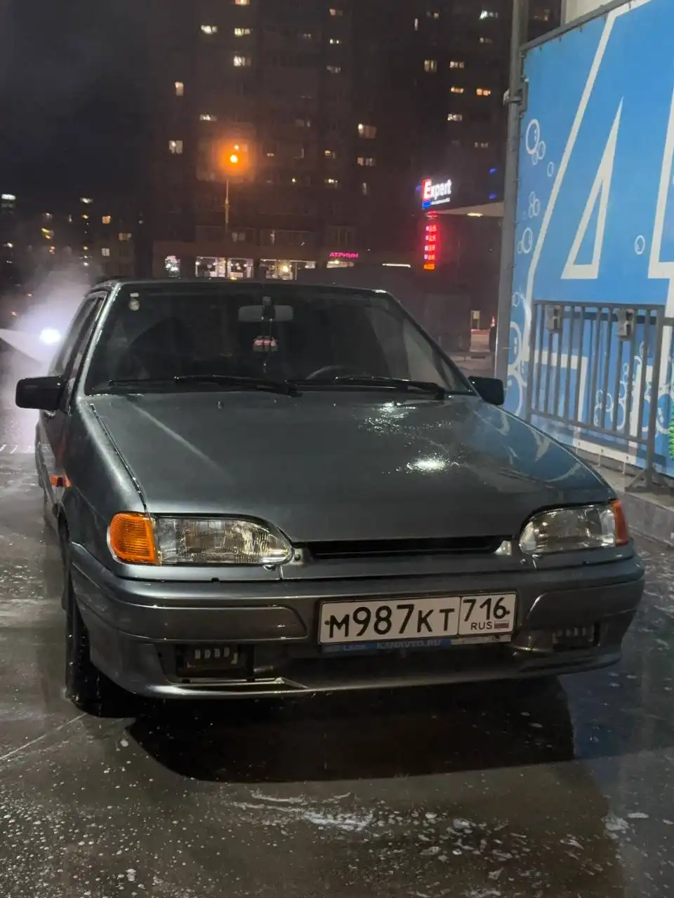 Продажа автомобиля 2012 года в комплектации люкс