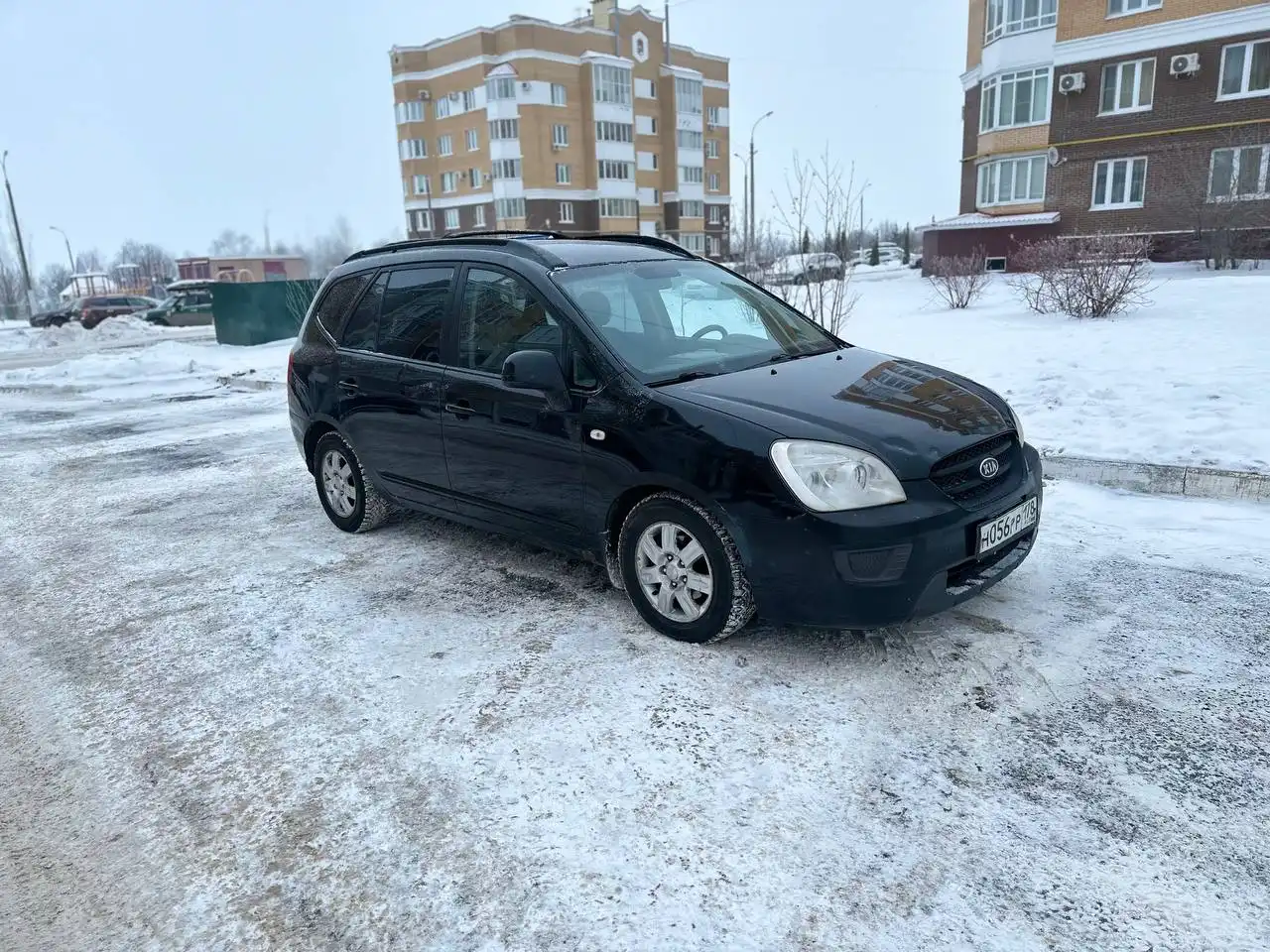 Kia Carens 2007 года 2.0 АТ 5-местная