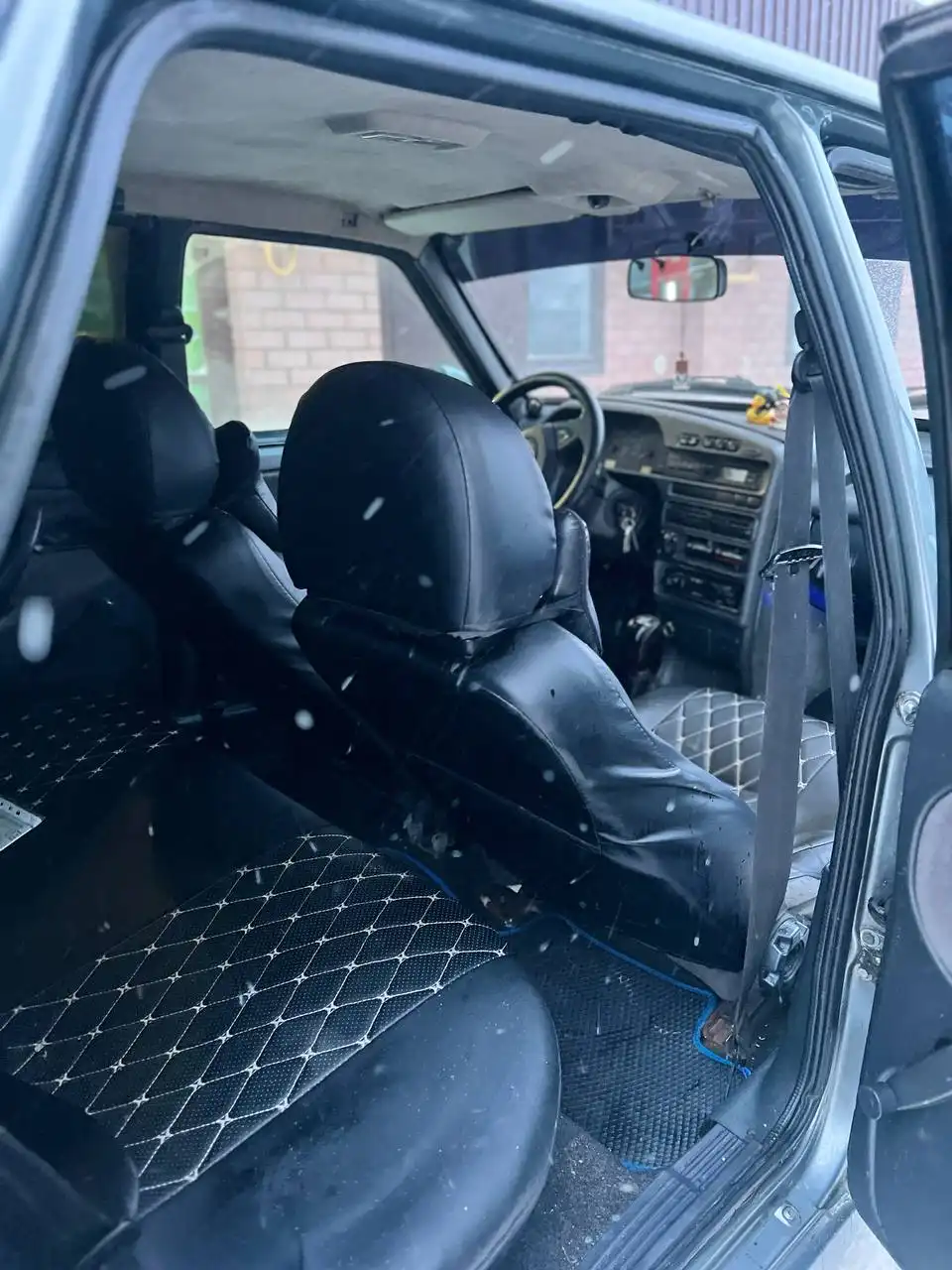 ВАЗ 2114 2011 года выпуска с дополнительным оборудованием