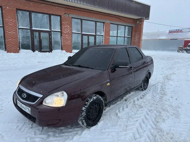 Автомобиль 2012 года с хорошей техникой - Авто в Йошкар-Ола