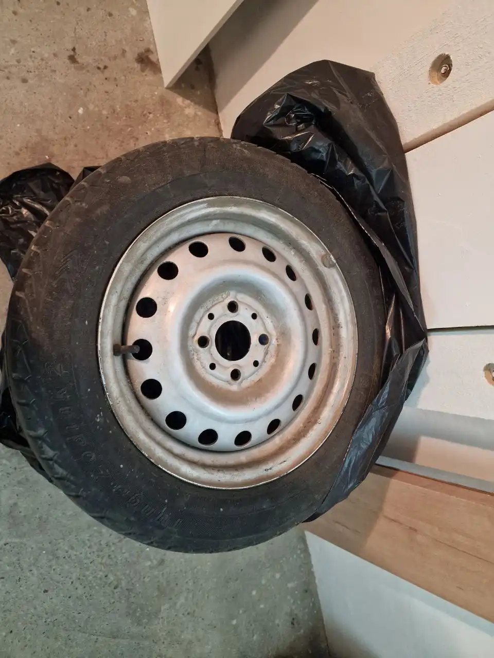 Продажа зимней и летней резины для ВАЗ - Шины и диски (Авто) в Йошкар-Ола