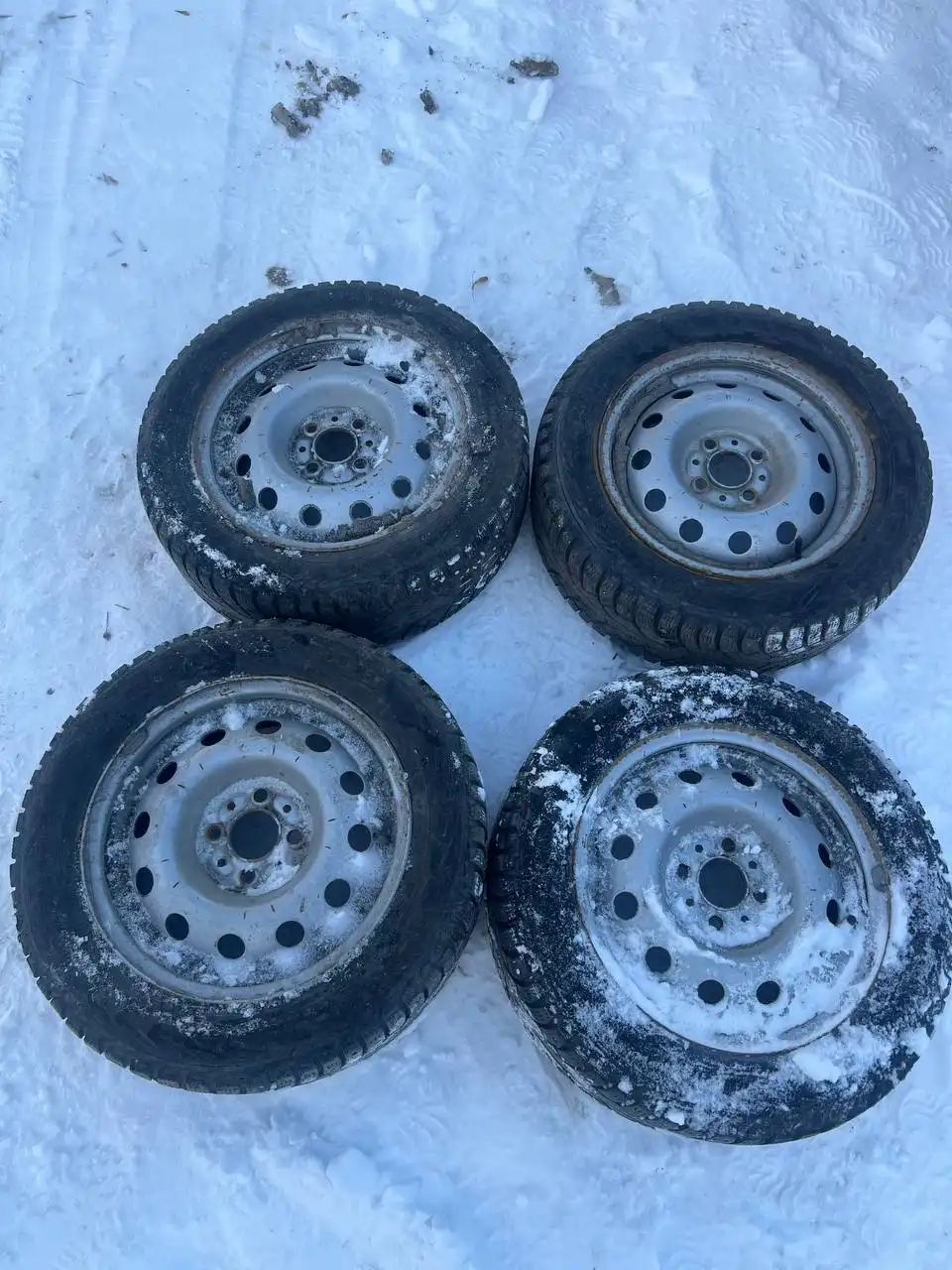 Продам зимние колеса на ВАЗ - Шины и диски (Авто) в Йошкар-Ола