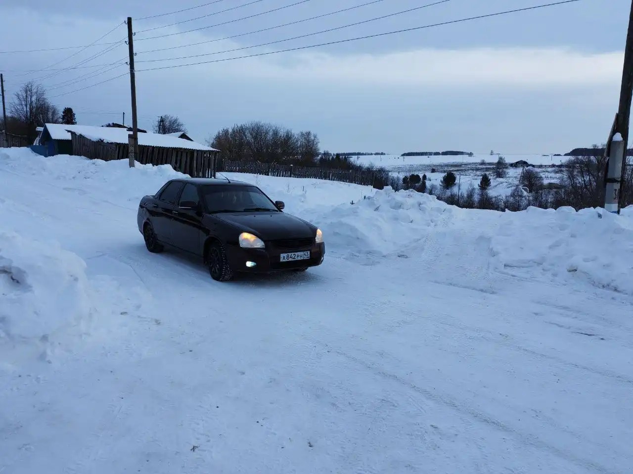 Продам Ладу Приору 2013 года в комплектации Люкс - Легковые автомобили (Авто) в Йошкар-Ола