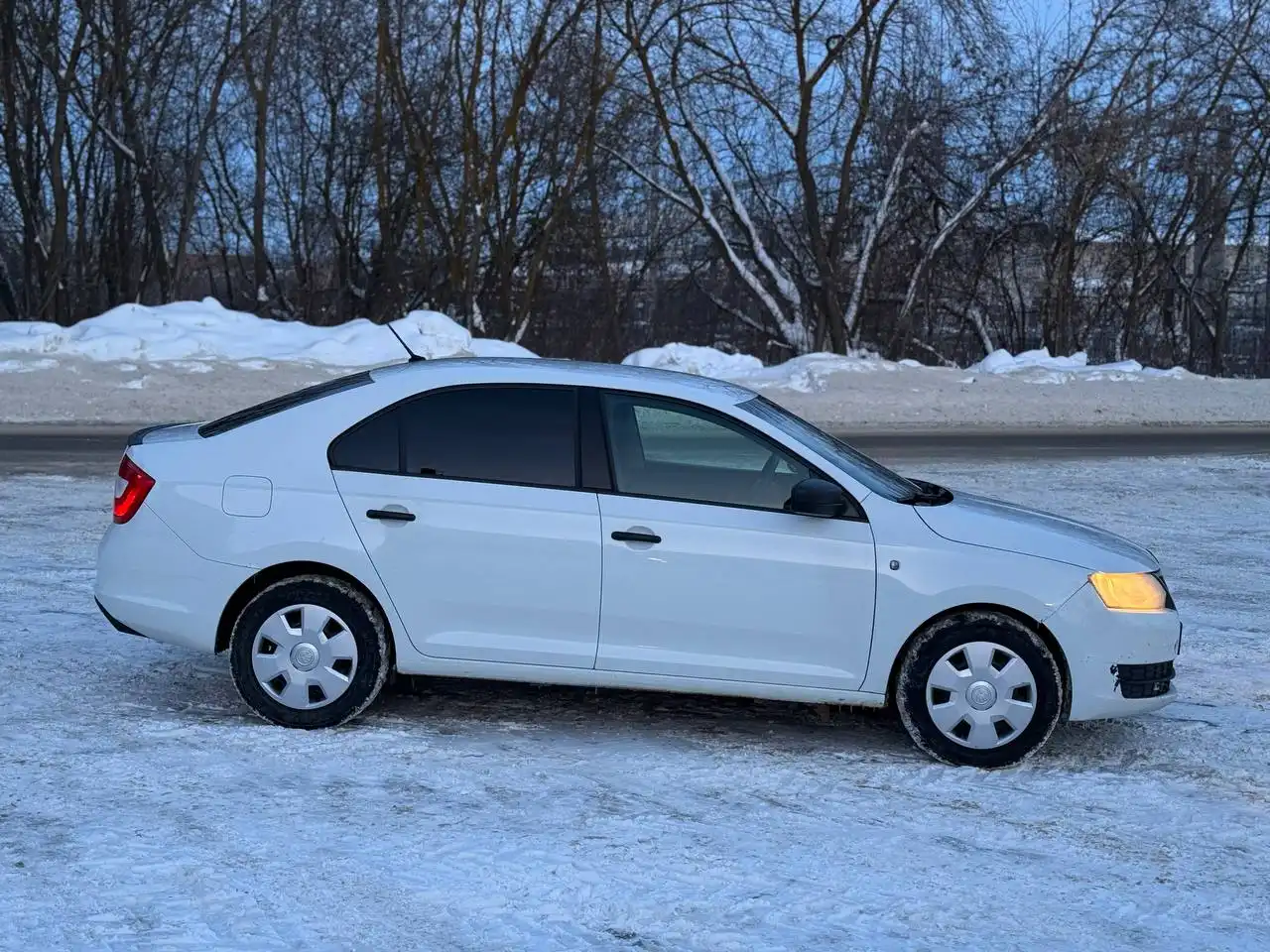 Автомобиль 2015 года с полным обслуживанием - Авто в Йошкар-Ола