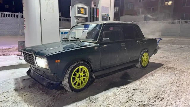 Продажа автомобиля 2006 года с дисками и документами - Аудио в Чебоксары