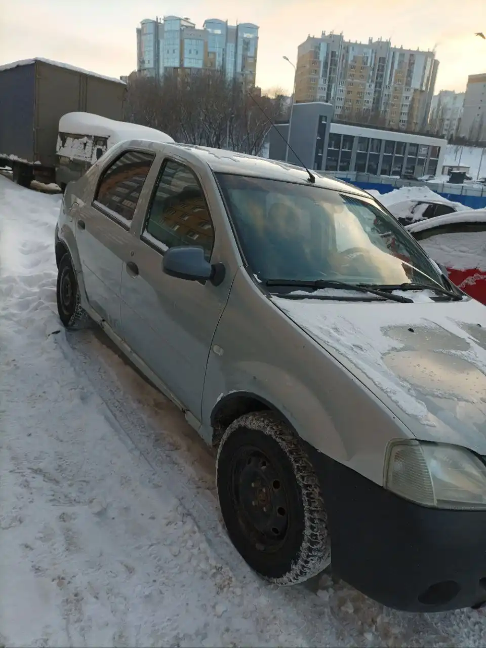 Продается Renault Logan 2009 года с двигателем 1.4 - Легковые автомобили (Авто) в Йошкар-Ола