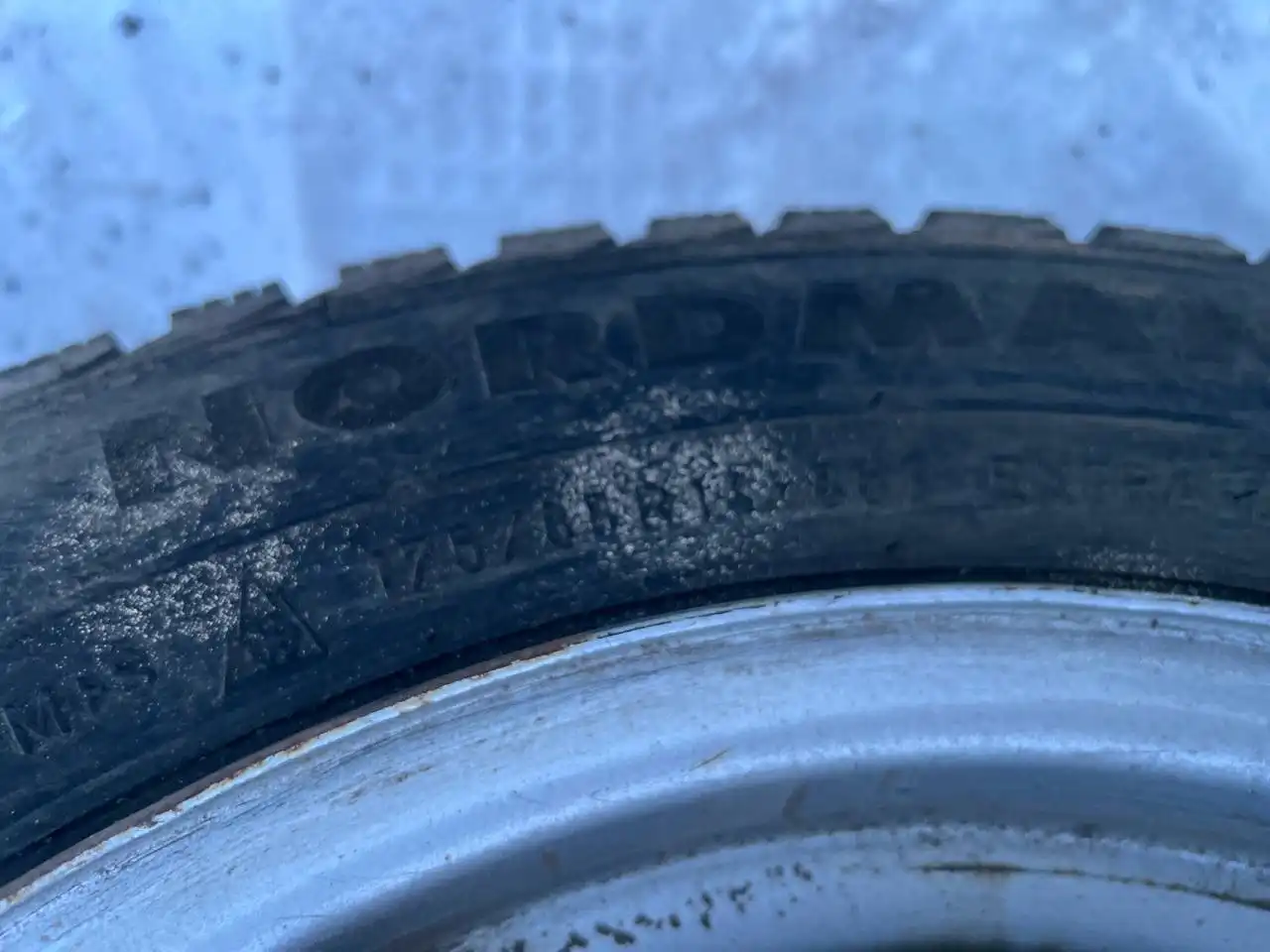 Продам колеса ВАЗ 14 радиуса с шипами - Шины и диски (Авто) в Йошкар-Ола