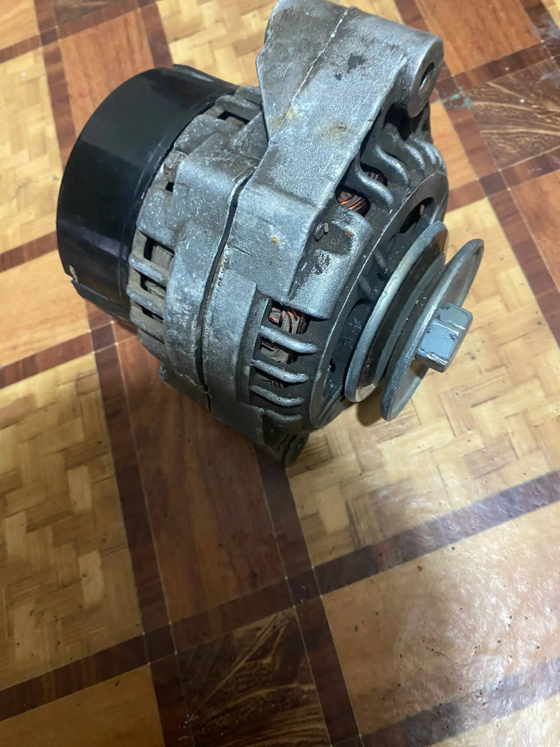 Продам генератор ВАЗ классика и на Ниву - Генераторы (Запчасти) в Йошкар-Ола