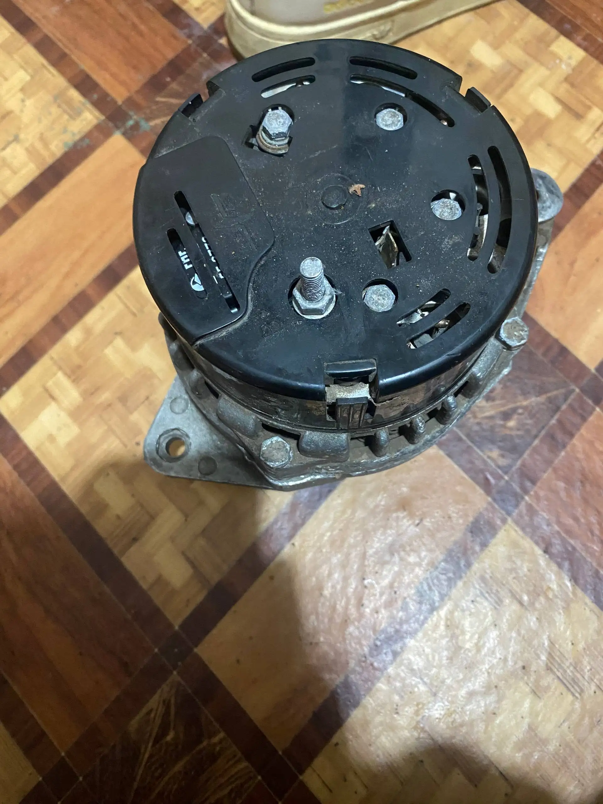 Продам генератор ВАЗ классика и на Ниву - Генераторы (Запчасти) в Йошкар-Ола