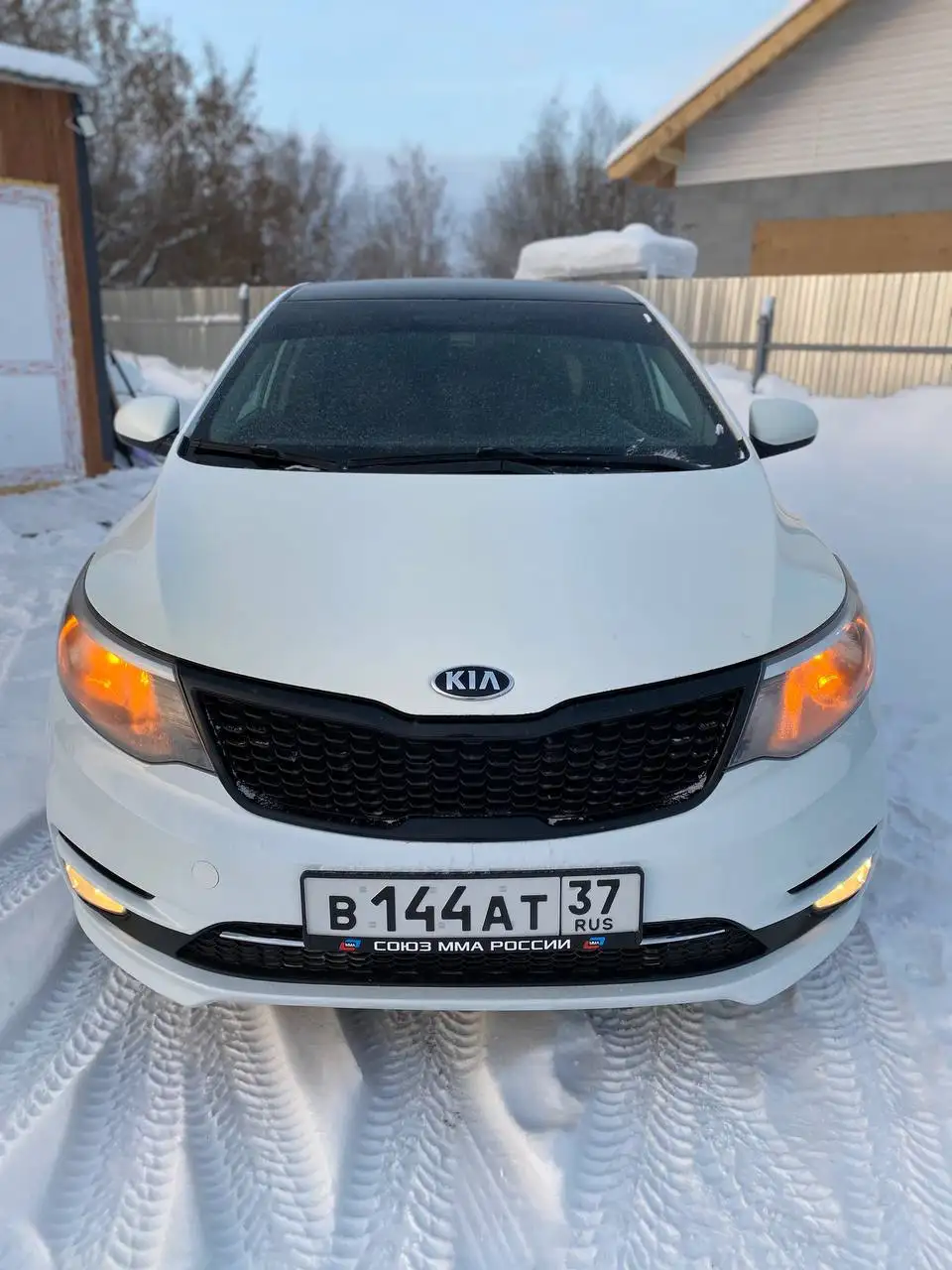 Продажа автомобилей Kia Rio 2011 и 2016 годов - Легковые автомобили (Авто) в Йошкар-Ола