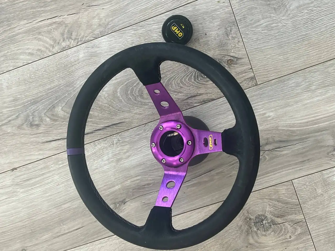 Продам почти новый руль OMP с переходником - Запчасти (Авто) в Йошкар-Ола