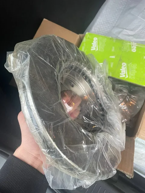 Диски передние Валео для Renault Logan, Lada Priora, Lada Largus - Автомобильные разъемы в Йошкар-Ола