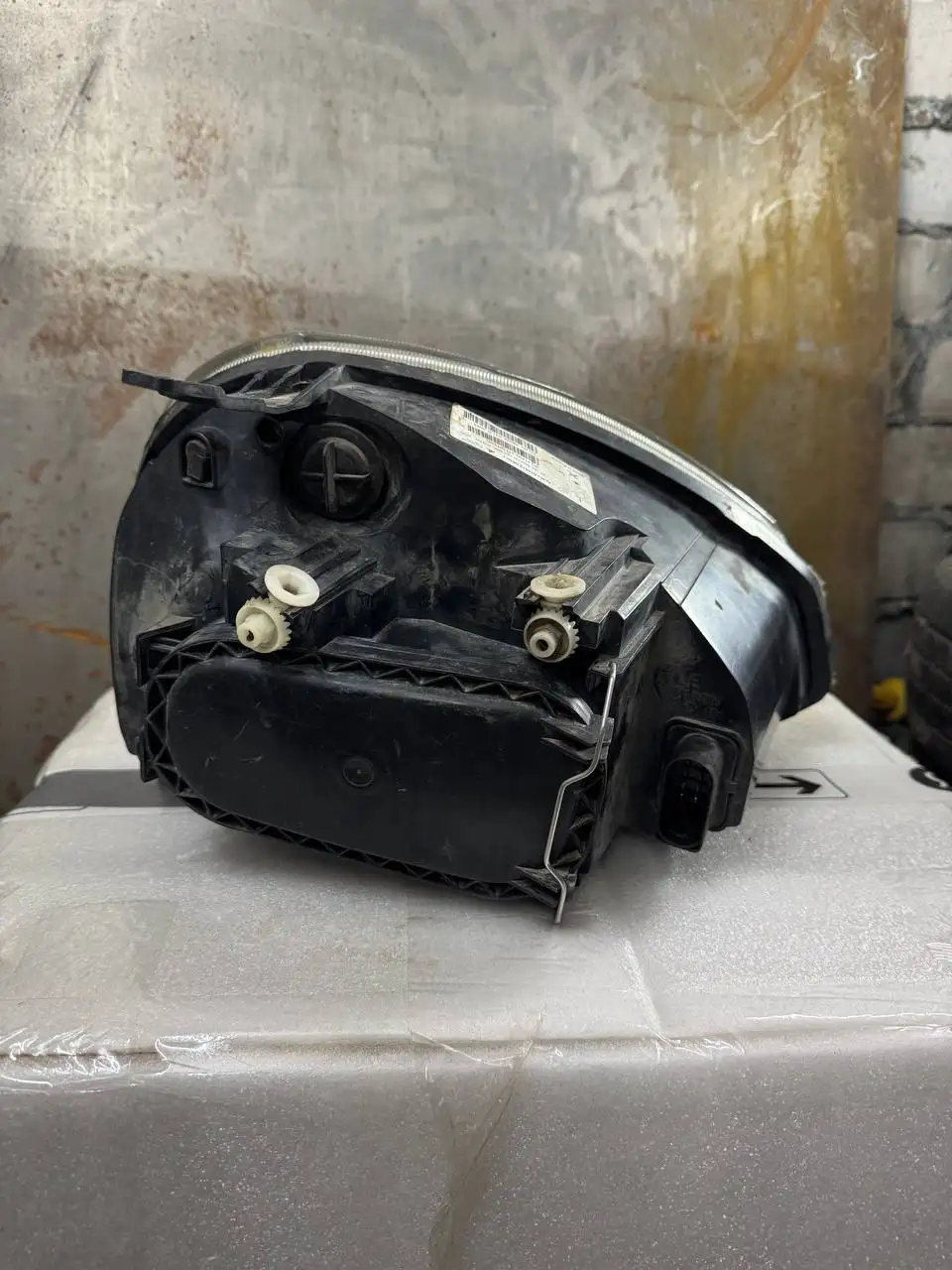 Продажа фар Bosch на автомобиль Приора - Осветительные приборы (Запчасти) в Волжск