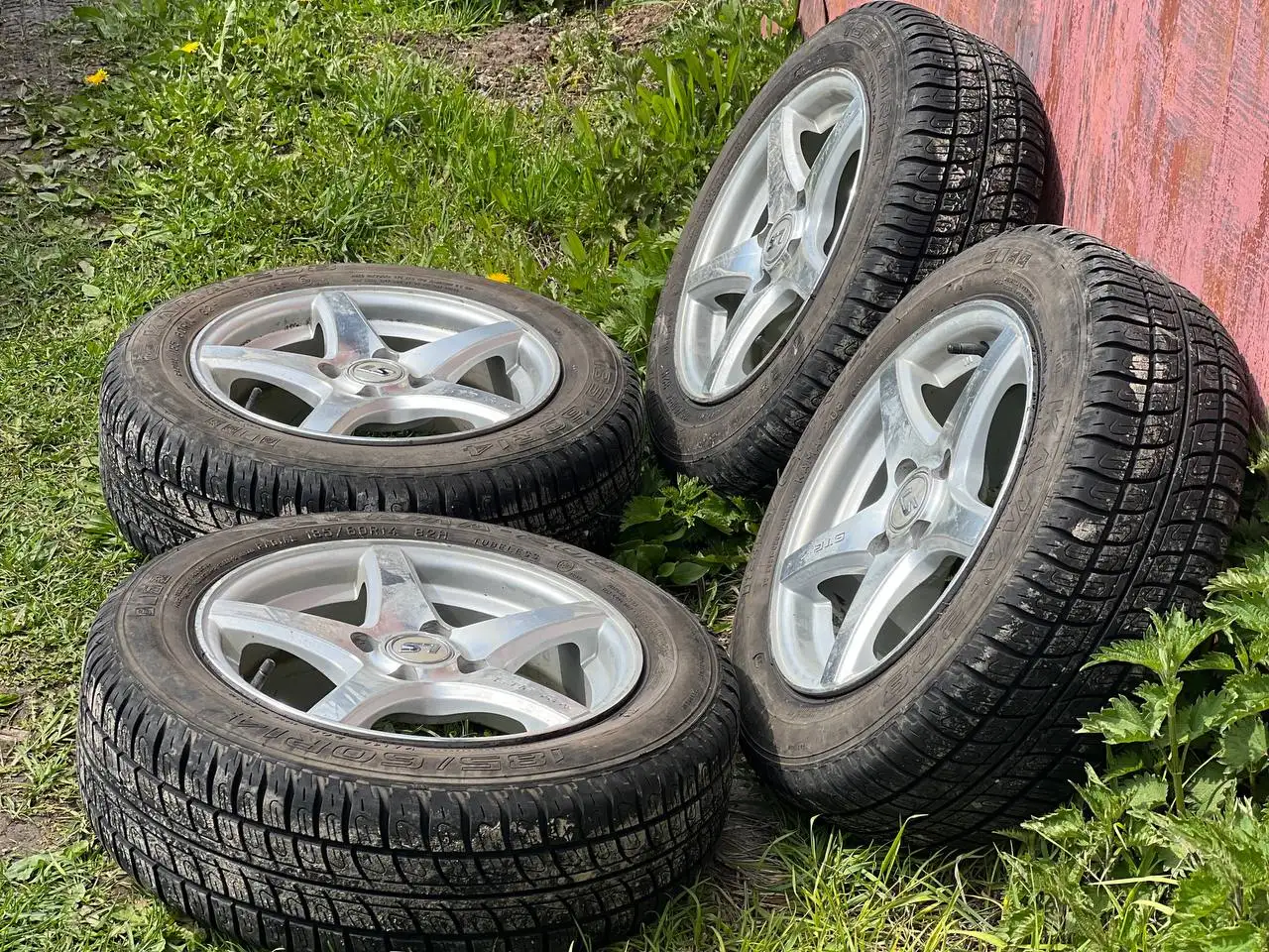 Продам комплект летних колес на ВАЗ - Колеса и шины (Авто) в Йошкар-Ола