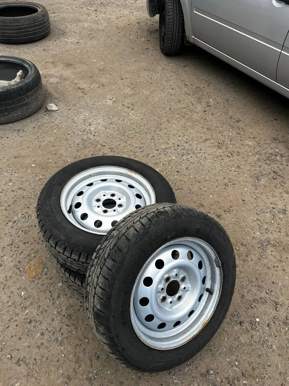 Продам полный комплект колес на новой резине и новых штампах - Шины и диски (Авто) в Йошкар-Ола