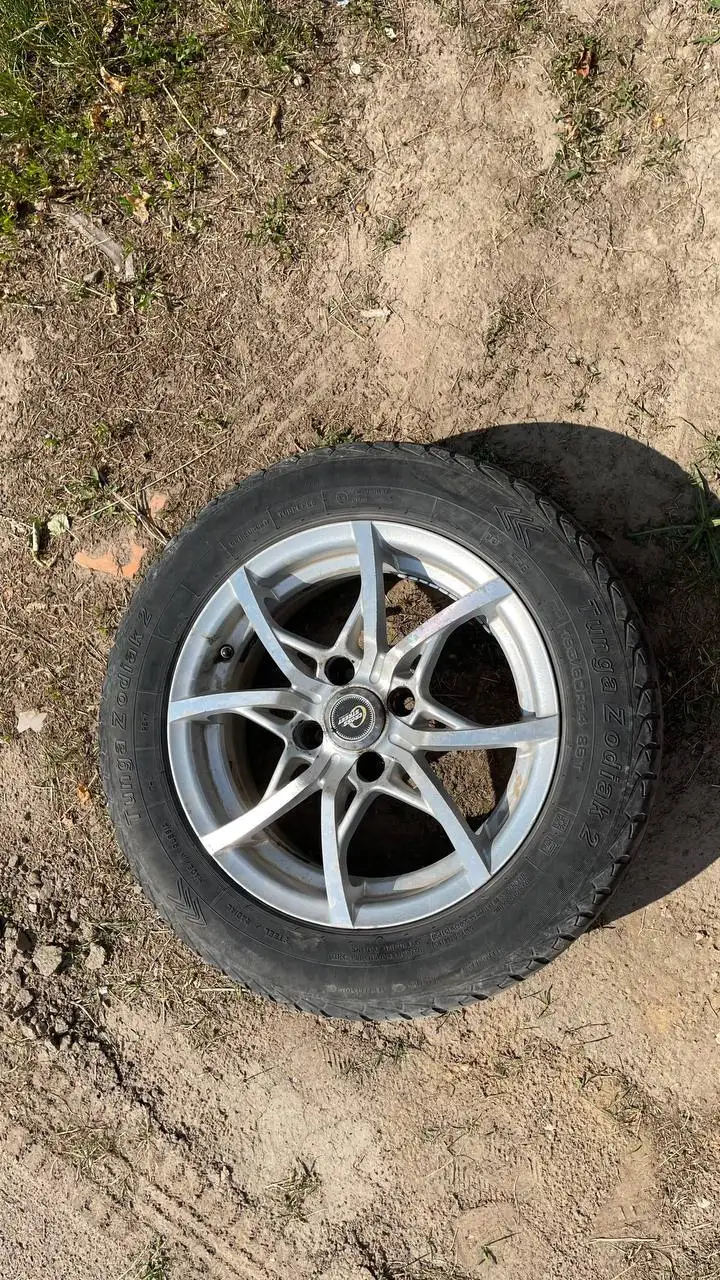 Продам колеса на ВАЗ - Колеса и шины (Авто) в Йошкар-Ола