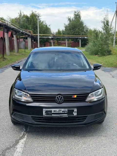 Volkswagen Jetta 1.6 AT 201... - Легковые автомобили в Йошкар-Ола