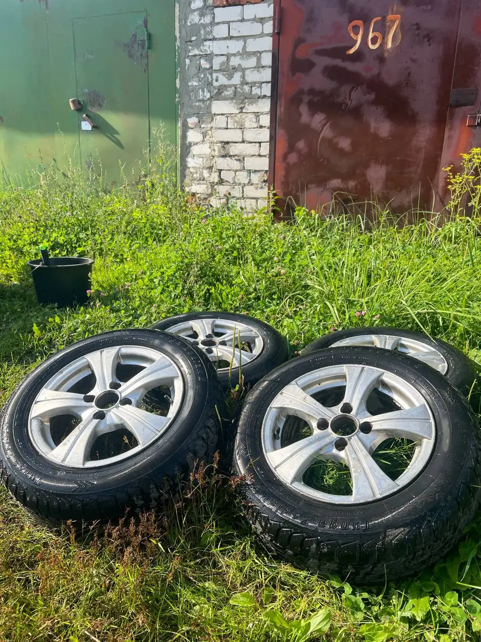 Литье ВАЗ R14 и две новых покрышки - Шины и диски (Авто) в Йошкар-Ола