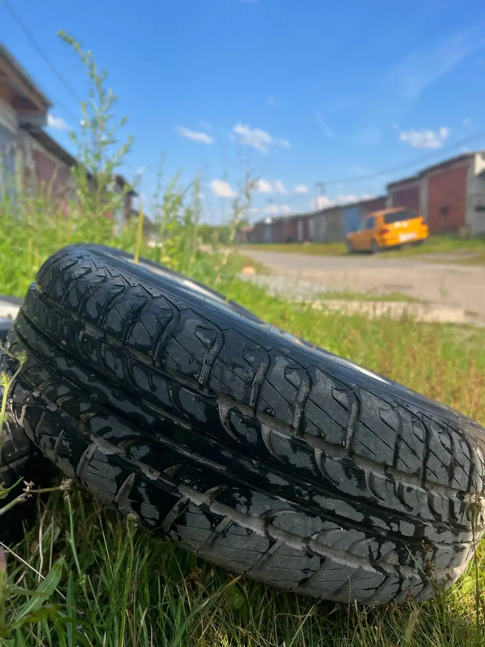 Литье ВАЗ R14 и две новых покрышки - Шины и диски (Авто) в Йошкар-Ола