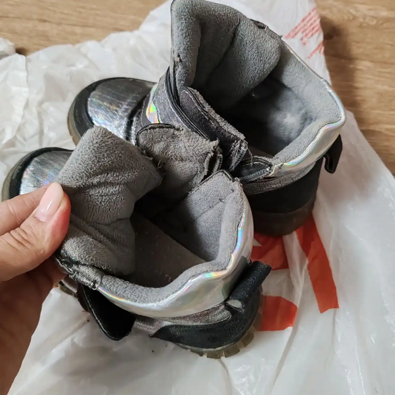 Ботинки даром