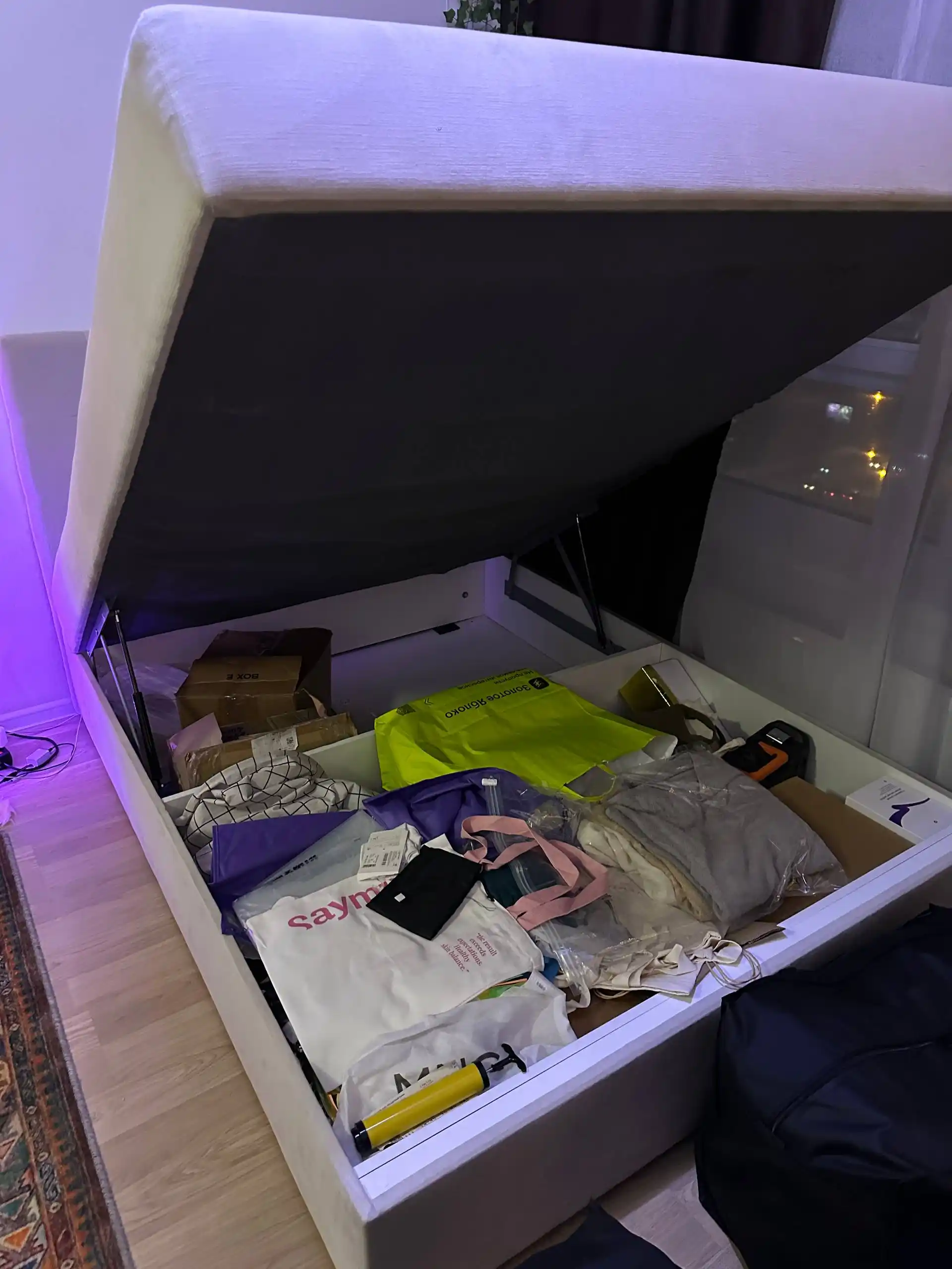 Продам кровать с подъемным механизмом