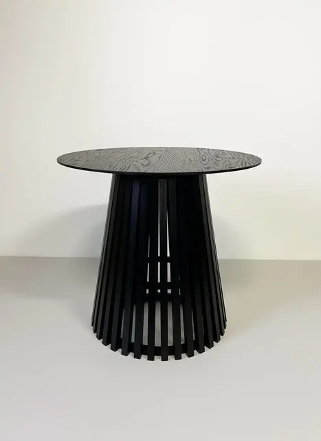 Журнальный столик круглый из массива дуба черный - Для дома и дачи в Москва