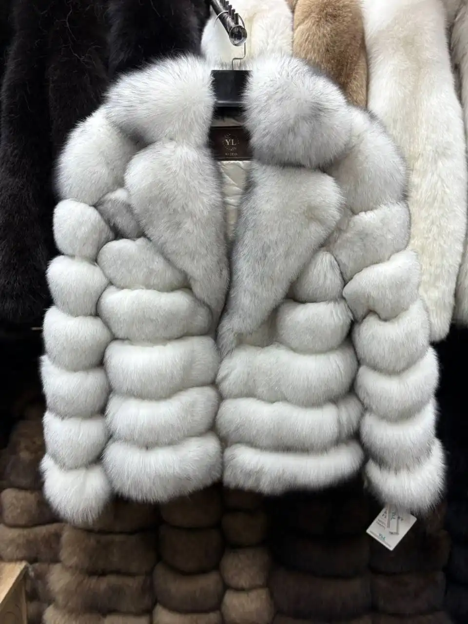 Предновогодние скидки на шубы, дублёнки и куртки