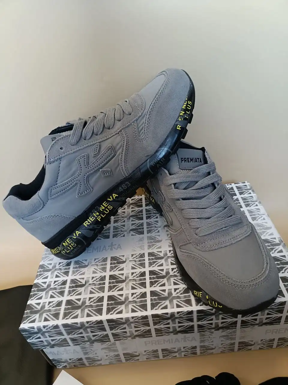 Мужские кроссовки Premiata Mick 483 серого цвета