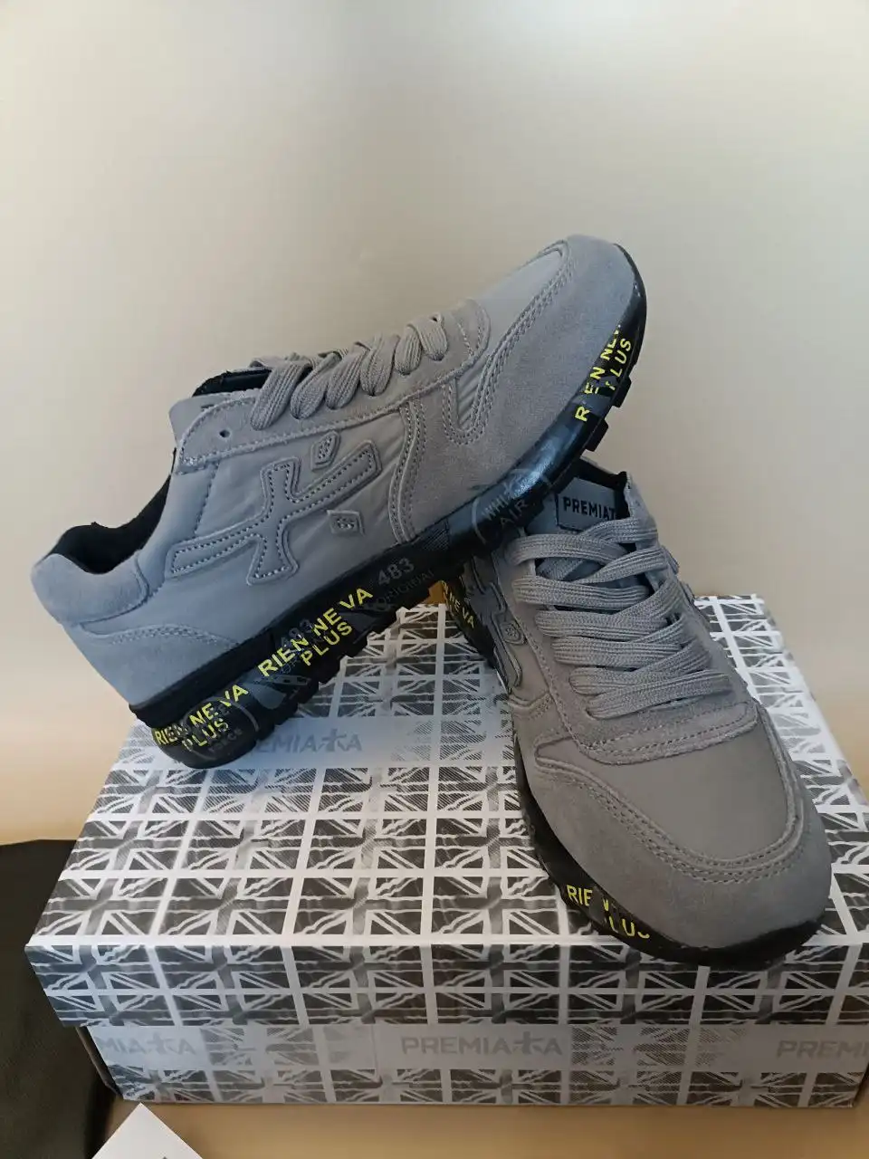 Мужские кроссовки Premiata Mick 483 серого цвета
