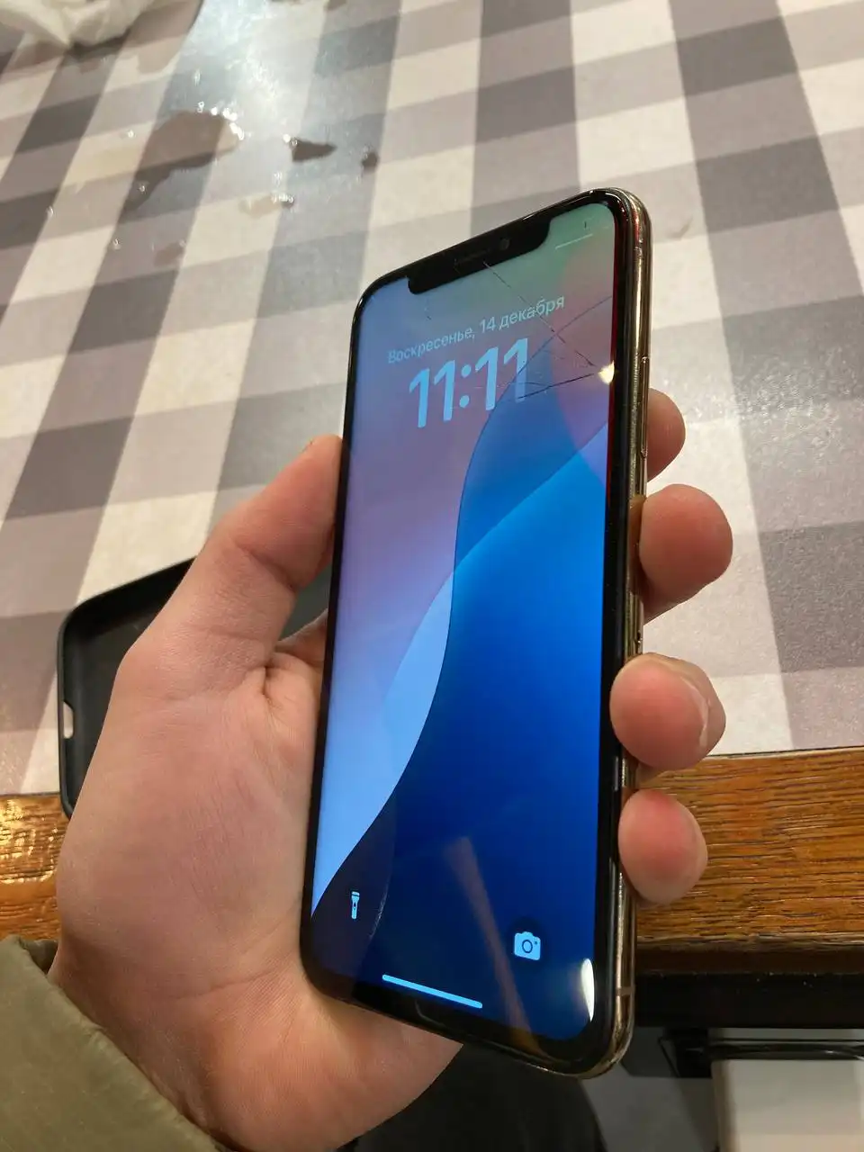 iPhone XS 64гб с дефектами