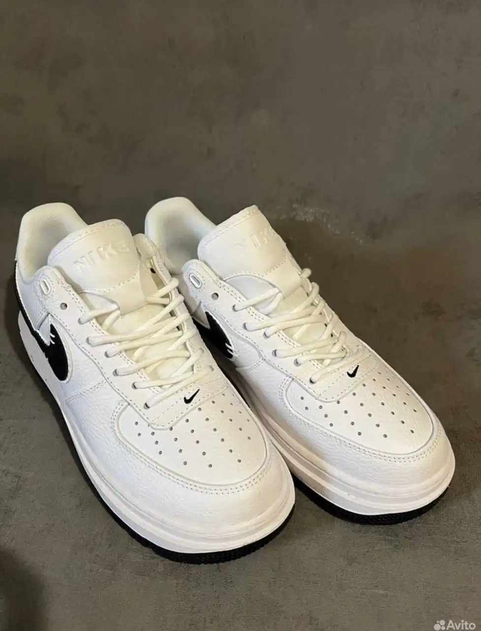 Распродажа кроссовок Nike Air Force