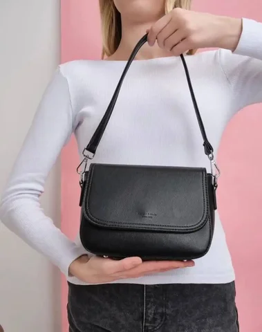 Женская сумка через плечо черного цвета - Одежда в Москва