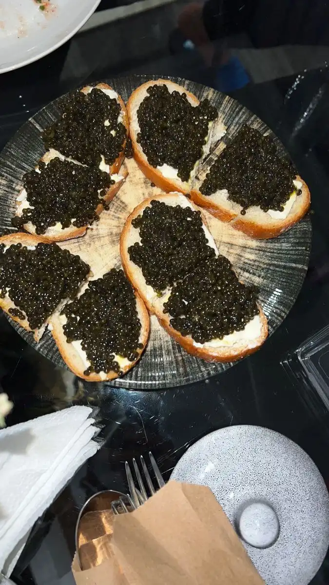 Заказ красной икры и рыбы к Рождеству