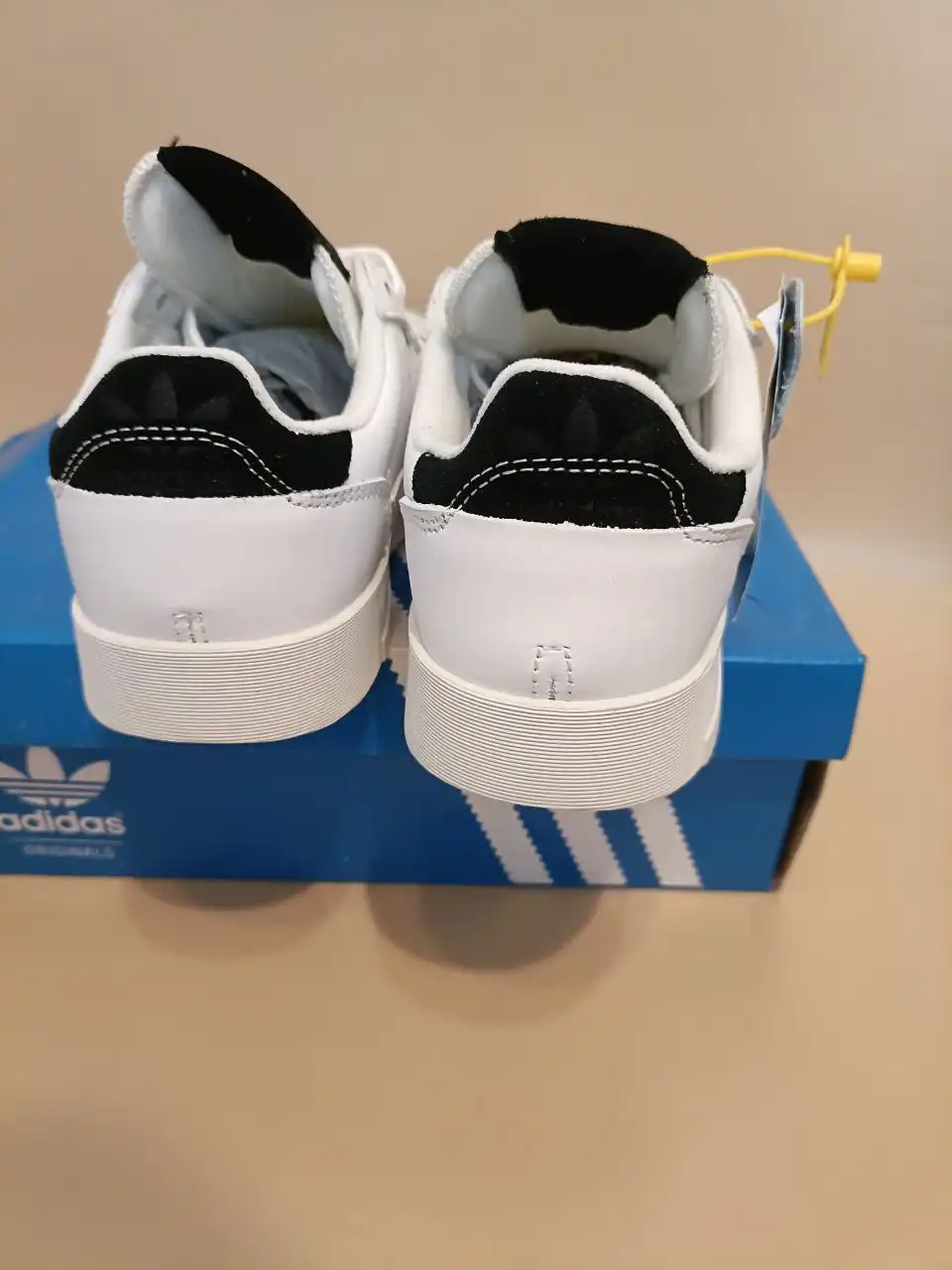 Кроссовки Adidas - Обувь (Одежда) в Москва