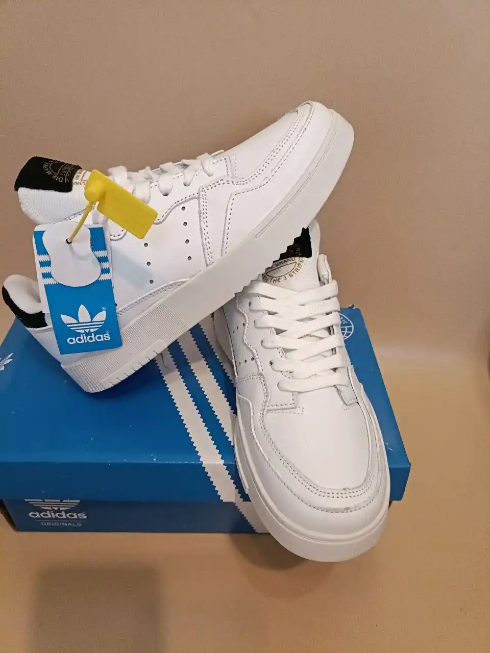 Кроссовки Adidas - Обувь (Одежда) в Москва