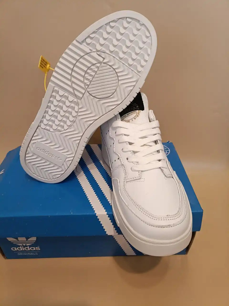 Кроссовки Adidas - Обувь (Одежда) в Москва