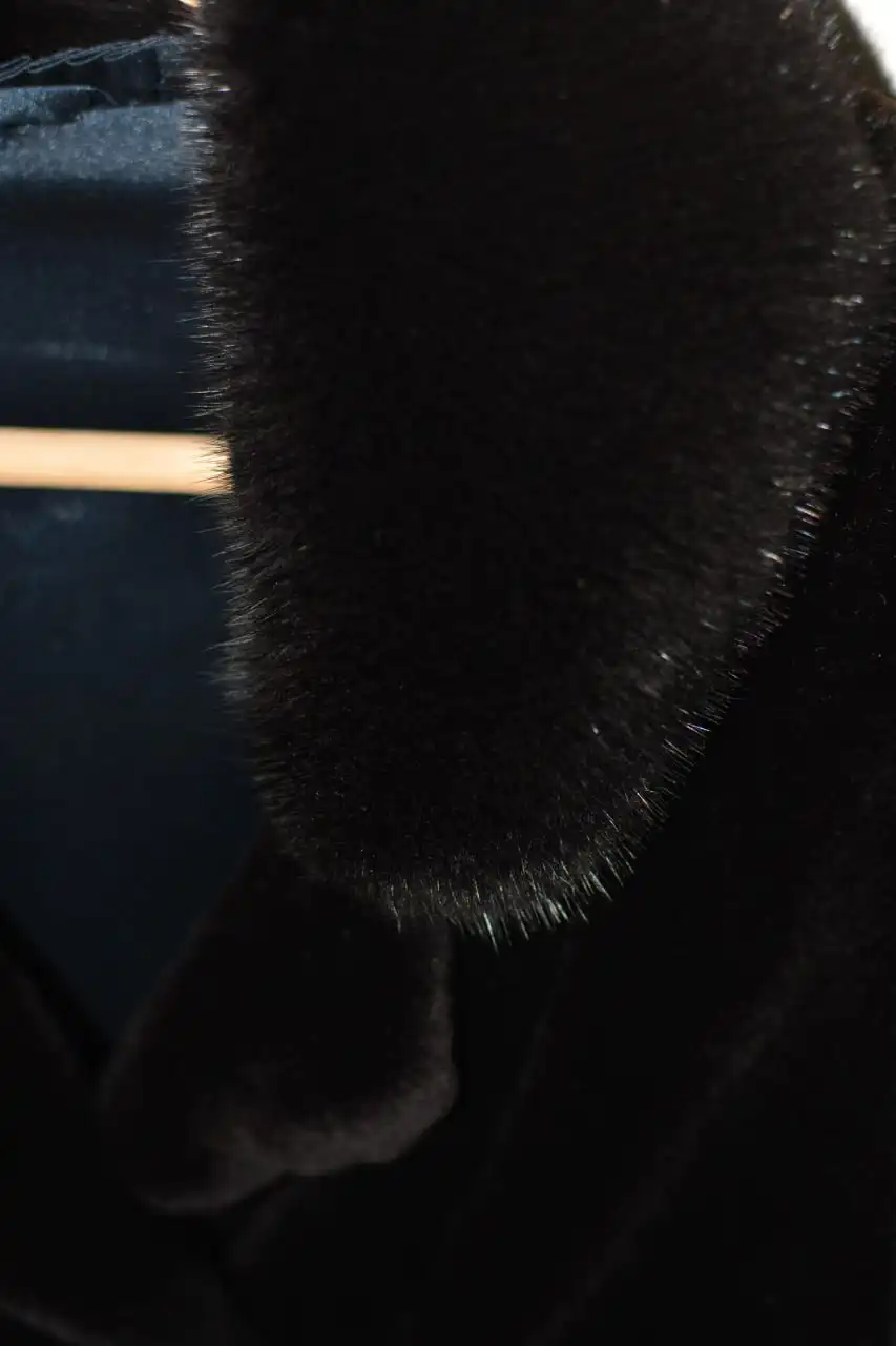 Норковая шуба Mustela Vision черный размер 42 - Верхняя одежда (Одежда) в Москва