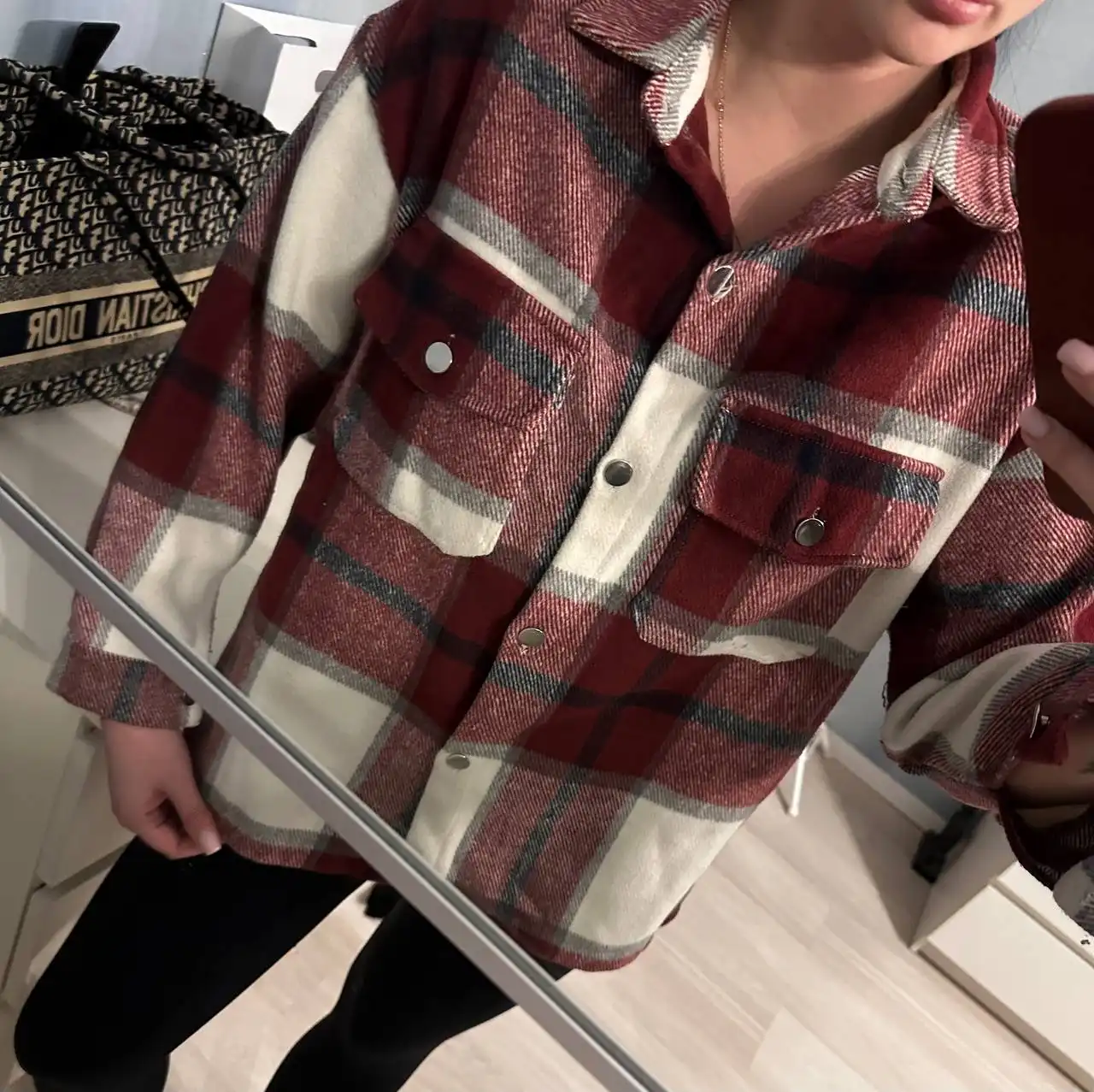 Продажа одежды в хорошем состоянии - Одежда в Москва