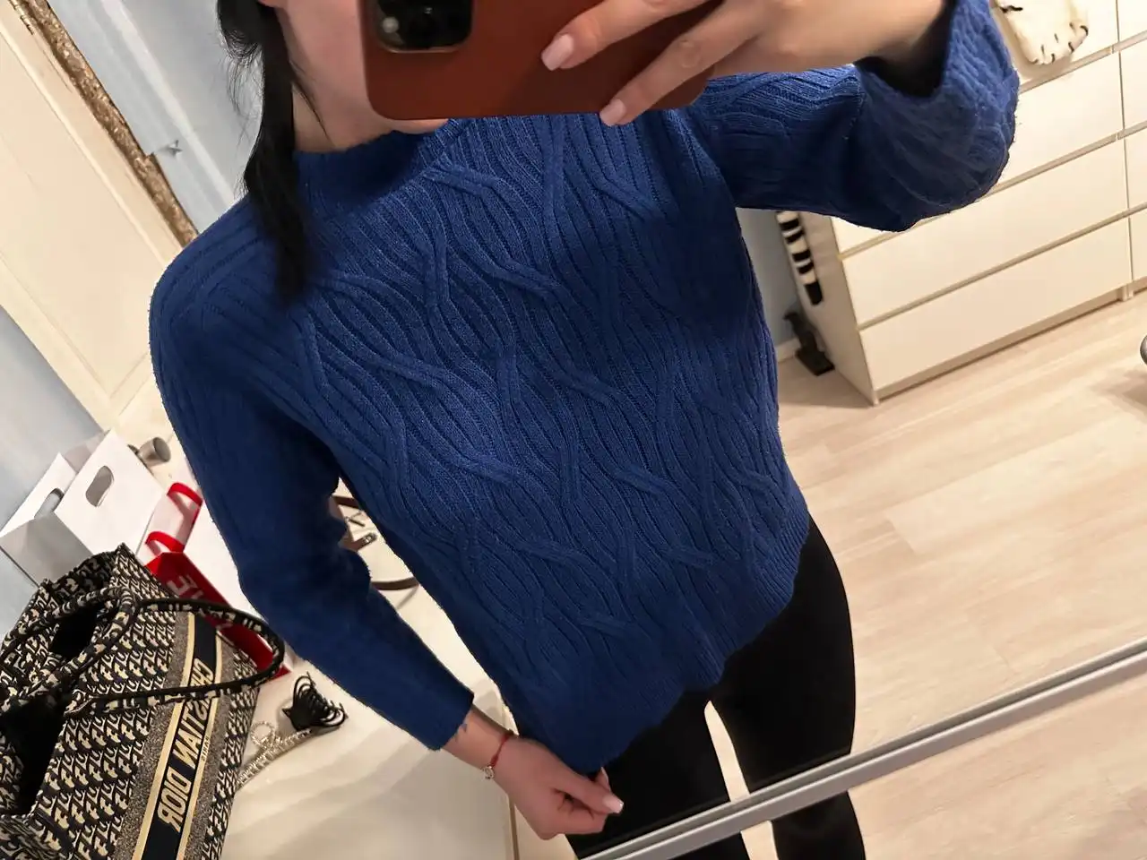 Продажа одежды в хорошем состоянии - Одежда в Москва