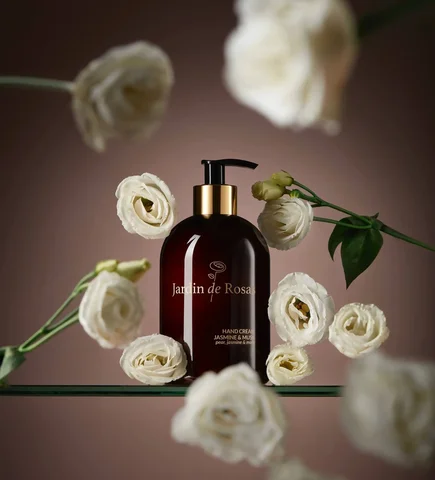 Натуральный крем для рук с ароматом жасмина, груши и мускуса - Банковские карты в Москва