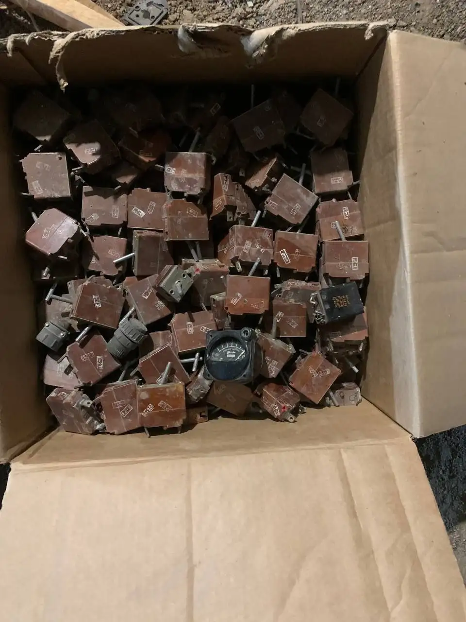 Скупка советских часов, приборов, серебра и радиодеталей - Барахолка в Мытищи