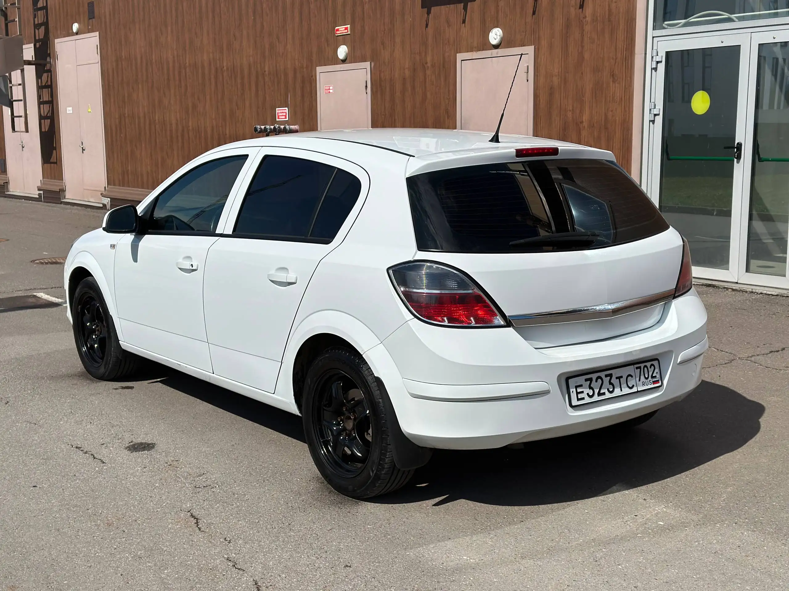 Opel Astra H рестайлинг 2011 - Легковые автомобили (Авто) в Нижнекамск