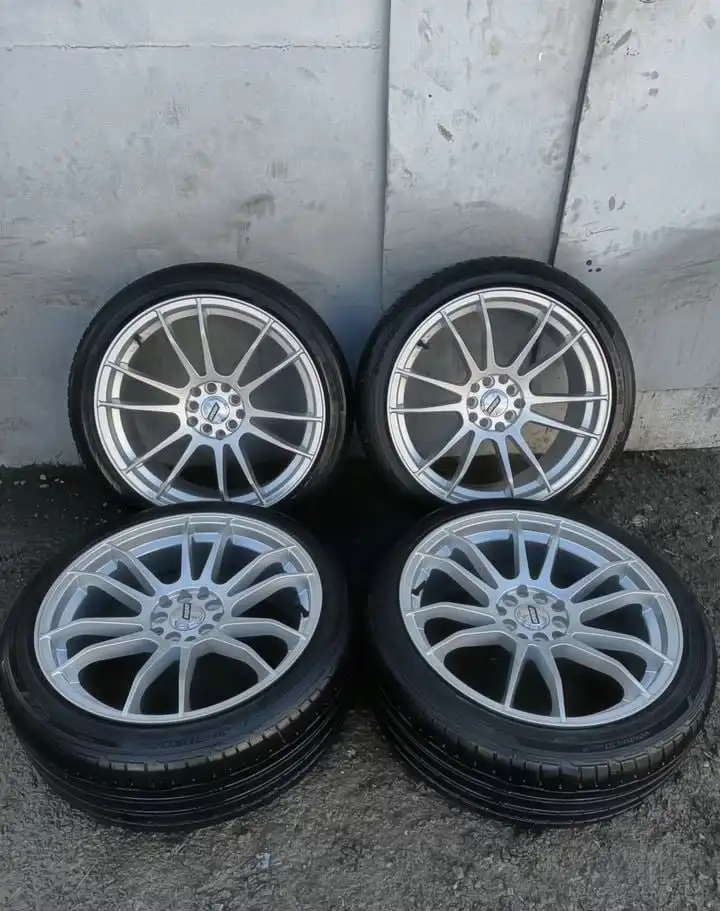 Продам комплект колес R18 - Колеса и шины (Запчасти) в Казань