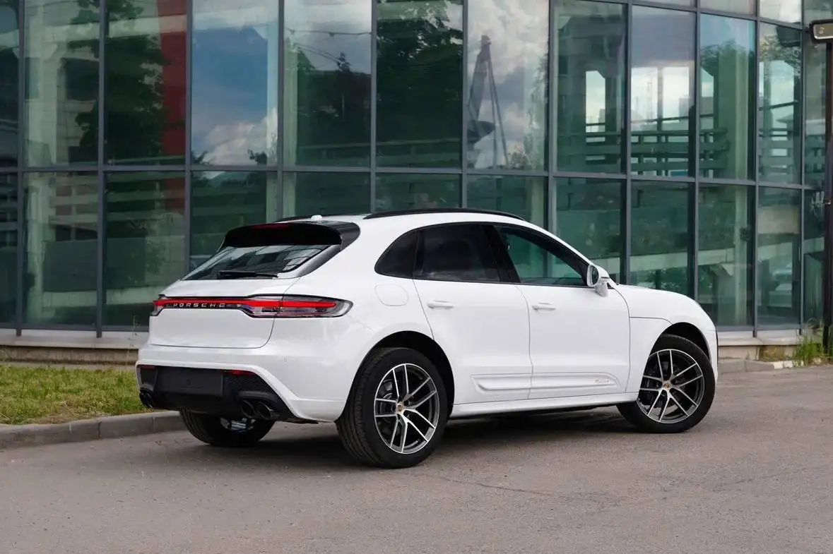 Porsche Macan 2024 в наличии - Легковые автомобили (Авто) в Москва