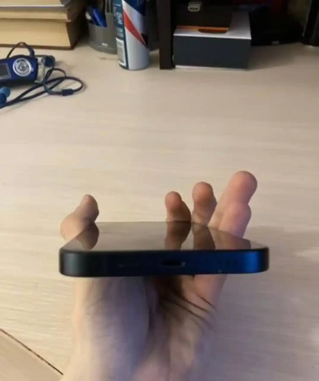 iPhone 13 256 GB темно синий - частное объявление в ТОЛЬЯТТИ