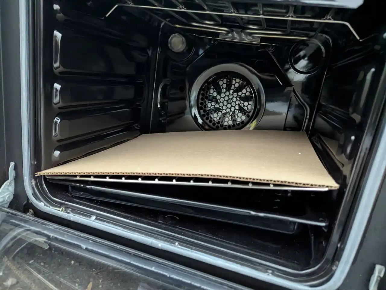 Продам новую духовку