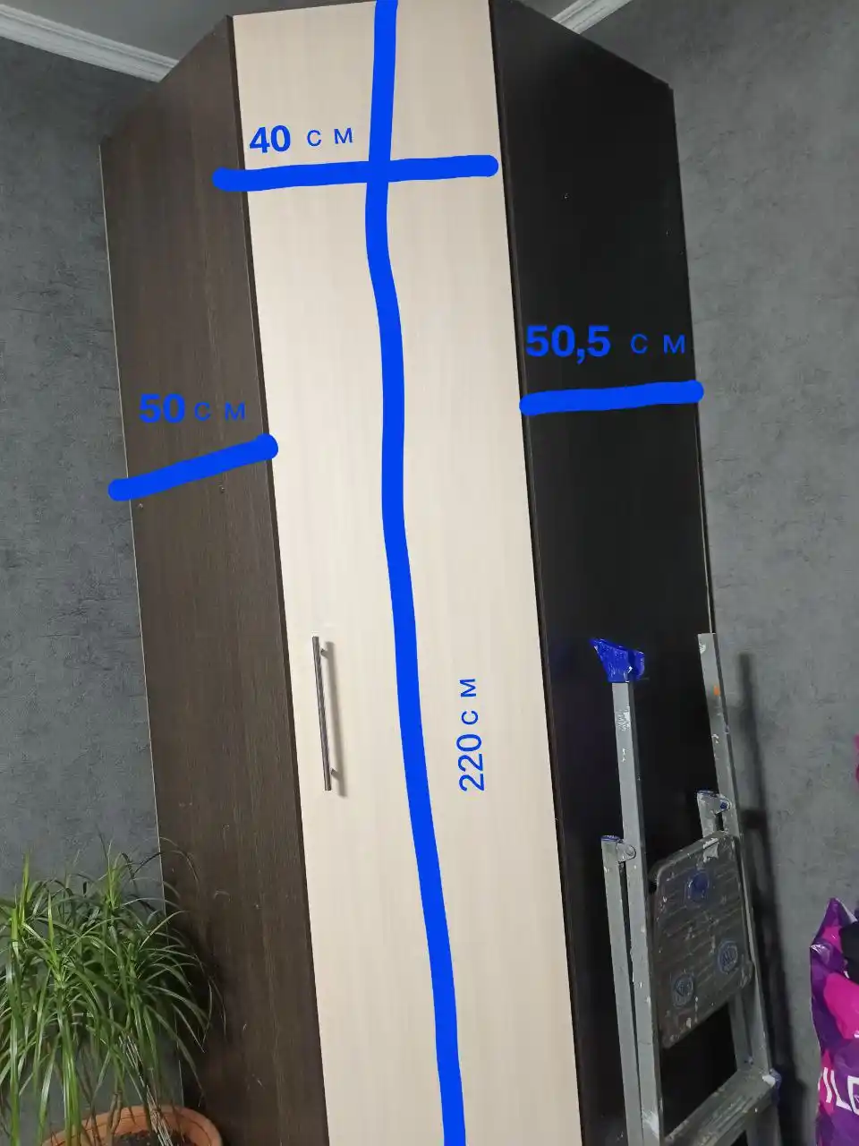 Продам угловой шкаф