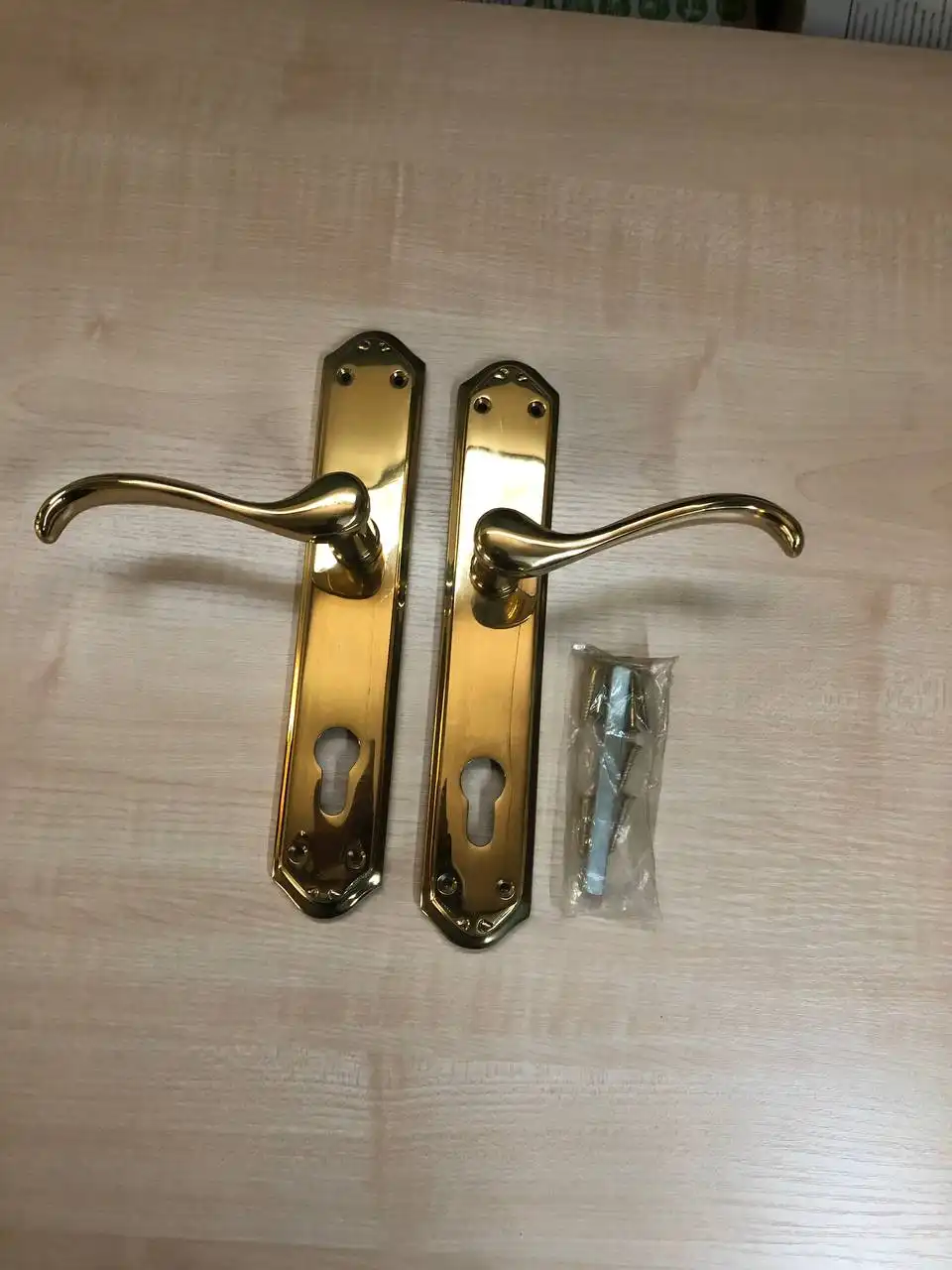 Продам ручки, замки