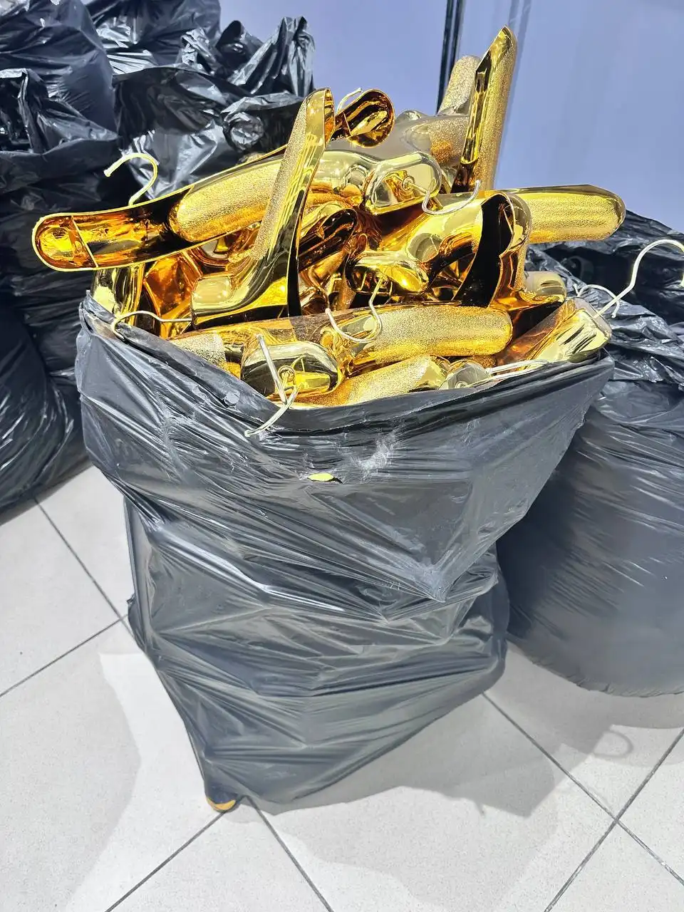 Продажа вешалок